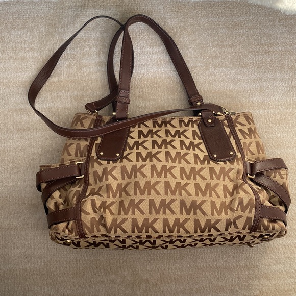 Michael Kors handbag - Picture 5 of 9